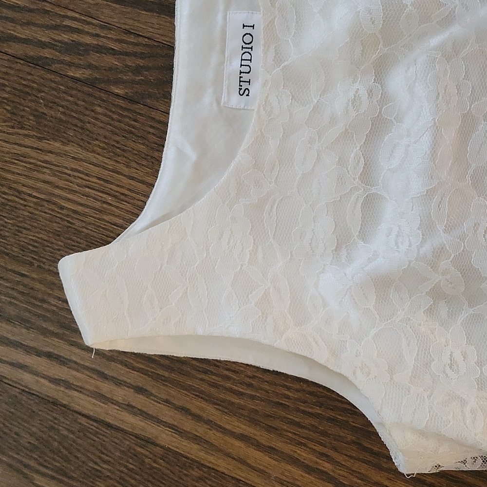 Lace top - Picture 2 of 2